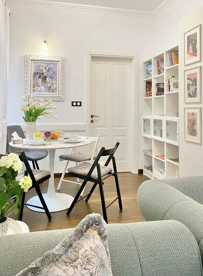 Vintage Top Centre Apartment Sofia